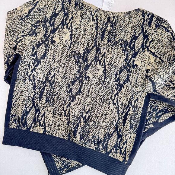 Fabletics Animal Snakeskin Print Long Sleeve Crop Top L - Picture 4 of 4